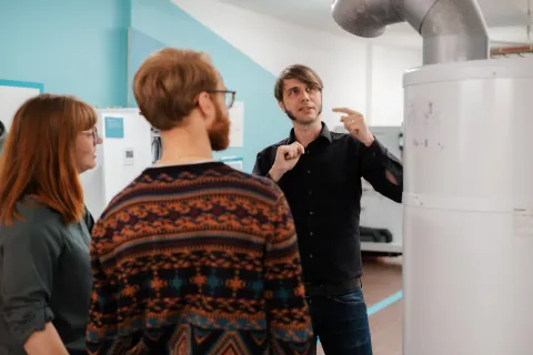 Energieexperte klärt über Brauchwasser-Wärmepumpe auf